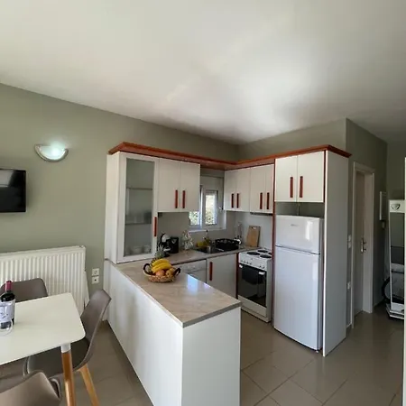 בית נופש Aggeliki's Hideaway *