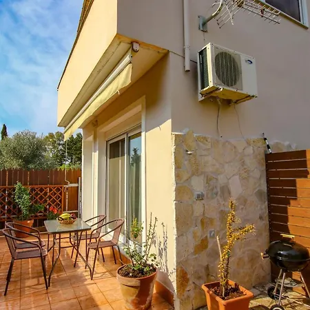 Aggeliki's Hideaway Case de vacanță *