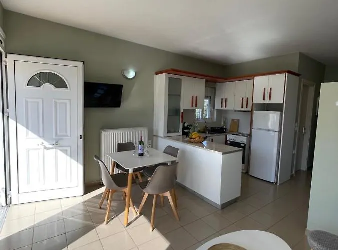 Aggeliki's Hideaway *