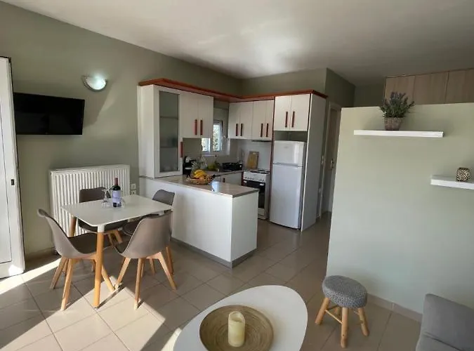 Aggeliki's Hideaway *